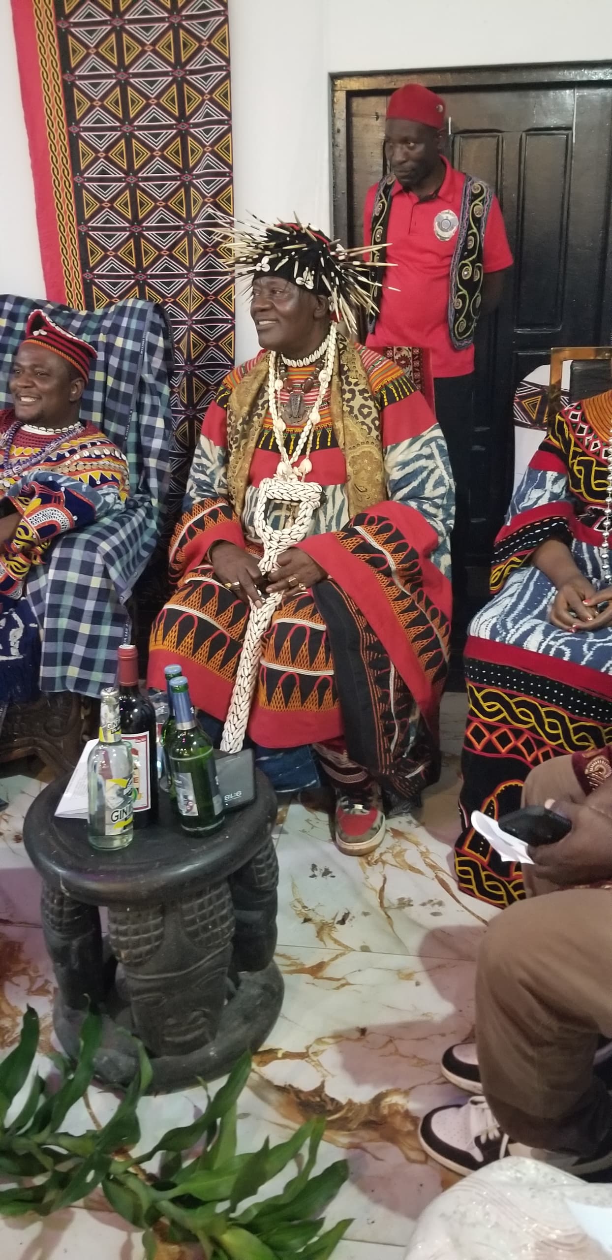The chief appreciate the world 